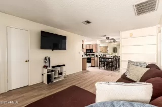 Photo #3: 6941028 Listing