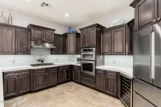 Photo #5: 6941047 Listing