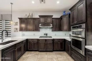 Photo #6: 6941047 Listing