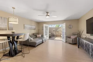 Photo #4: 6941094 Listing