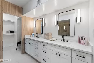 Photo #3: 6941153 Listing 