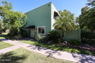 Click for more information on MLS # 6941158 : 10209 N 8TH PLACE#A More Details about MLS # 6941158 : 10209 N 8TH PLACE#A