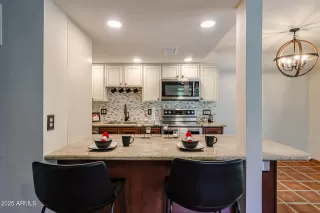 Photo #4: 6941158 Listing