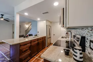 Photo #6: 6941158 Listing