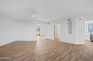 More Details about MLS # 6941216 : 9151 W GREENWAY ROAD#106