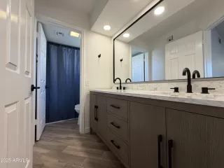 Photo #4: 6941216 Listing