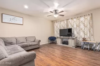 Photo #4: 6941222 Listing