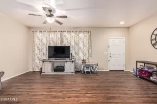 Photo #6: 6941222 Listing