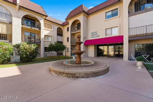 MLS: 6941244 Condo For Sale