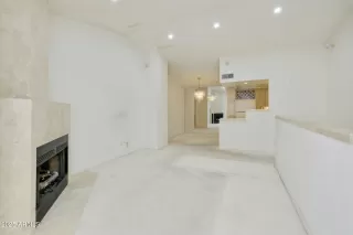 Photo #5: 6941298 Listing