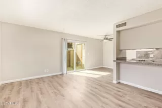 Photo #4: 6941644 Listing 