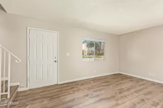 Photo #5: 6941644 Listing 