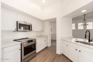 Photo #6: 6941726 Listing