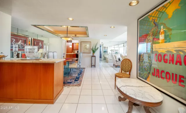 MLS: 6941865 Condo For Sale