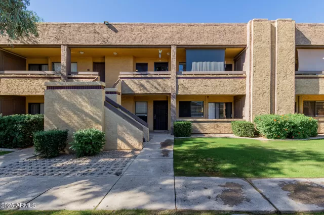 MLS: 6941974 Condo For Sale