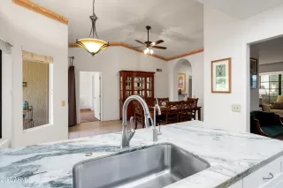 Photo #6: 6941993 Listing