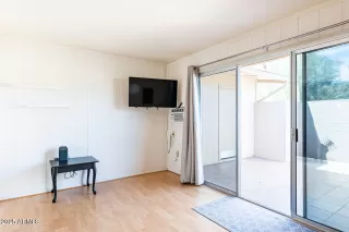 Photo #6: 6942030 Listing 