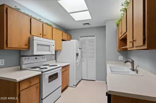 Photo #6: 6942164 Listing