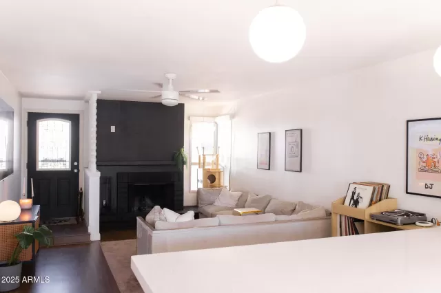 MLS: 6942173 Condo For Sale