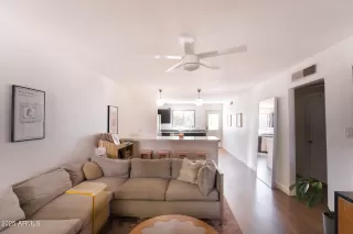 Photo #4: 6942173 Listing