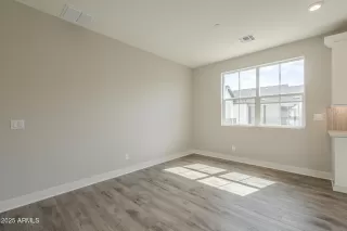 Photo #4: 6942175 Listing