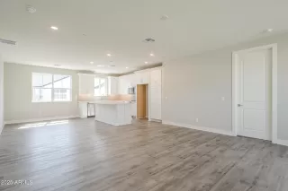 Photo #6: 6942175 Listing