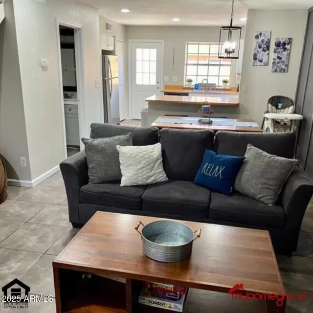 MLS: 6942214 Condo For Sale