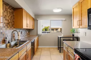 Photo #5: 6942240 Listing 