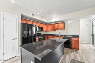 Photo #6: 6942327 Listing