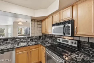 Photo #2: 6942362 Listing