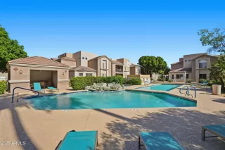 Photo #4: 6942362 Listing