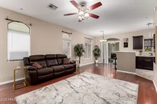 Photo #4: 6942519 Listing 