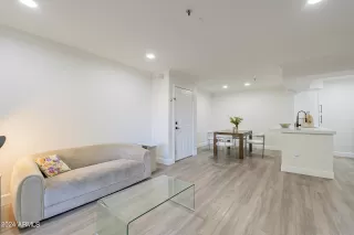 Photo #6: 6942528 Listing 