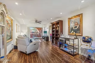 Photo #3: 6942582 Listing