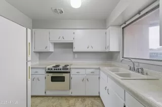 Photo #3: 6942629 Listing 