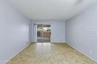 Photo #6: 6942629 Listing 