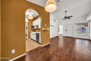 Photo #6: 6942630 Listing 