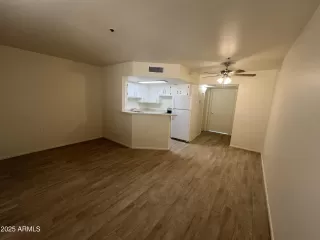 Photo #4: 6942637 Listing