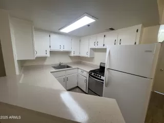 Photo #6: 6942637 Listing