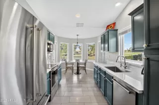 Photo #3: 6942869 Listing