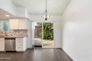 Photo #4: 6942941 Listing