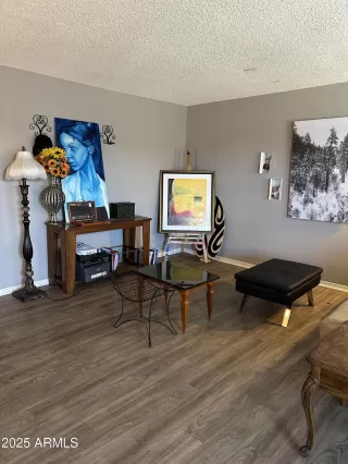 Photo #4: 6942977 Listing