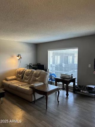 Photo #5: 6942977 Listing