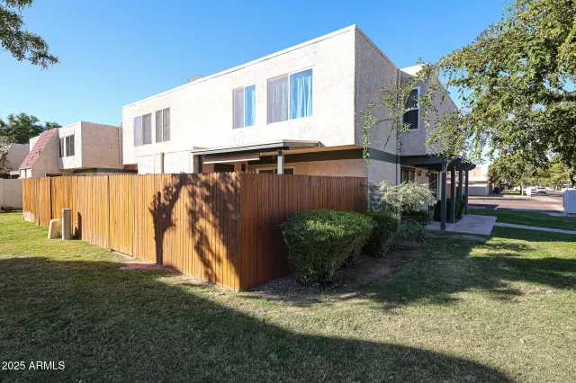 MLS: 6943084 Condo For Sale