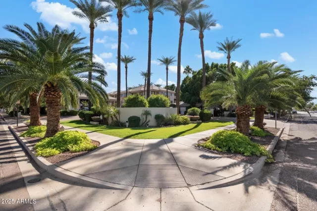 MLS: 6943155 Condo For Sale