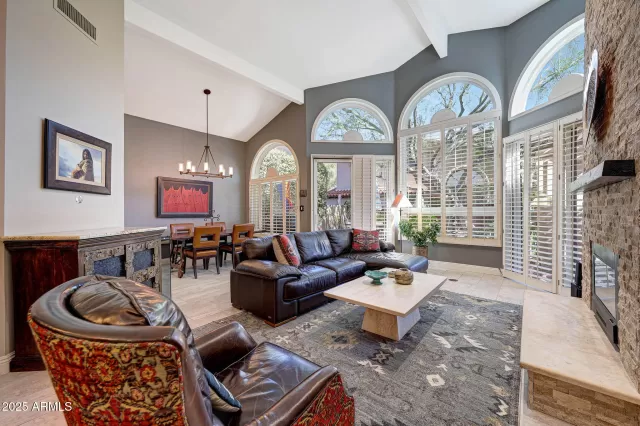 MLS: 6943183 Condo For Sale