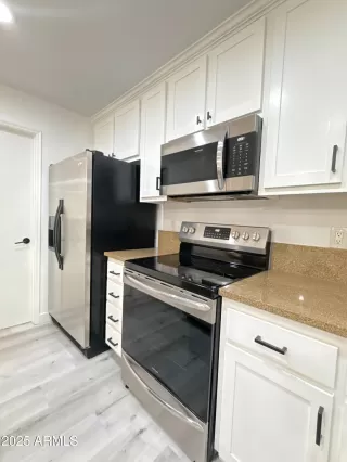 Photo #5: 6943194 Listing