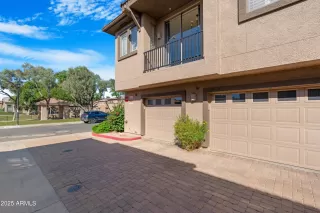 Photo #2: 6943266 Listing