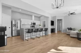 Photo #5: 6943266 Listing