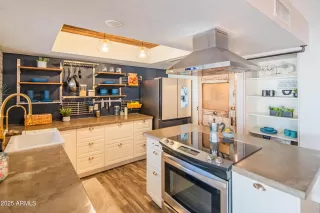 Photo #1: 6943365 Listing